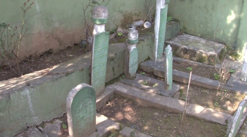 İstanbul’un fethine katılan Salih Dede'nin kabri harabeye döndü