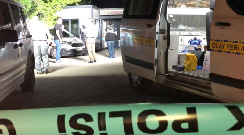 İşyerine silahlar patladı 1'i ağır iki kişi yaralandı