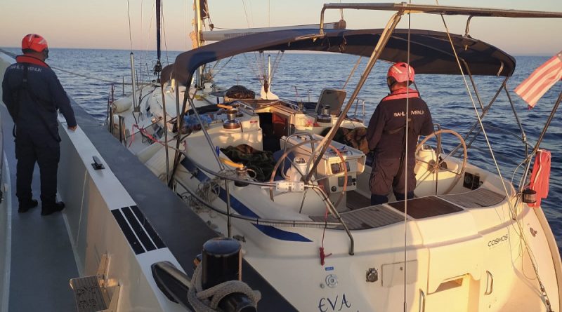 İzmir'de 127 düzensiz göçmen ve 5 göçmen kaçakçısı yakalandı