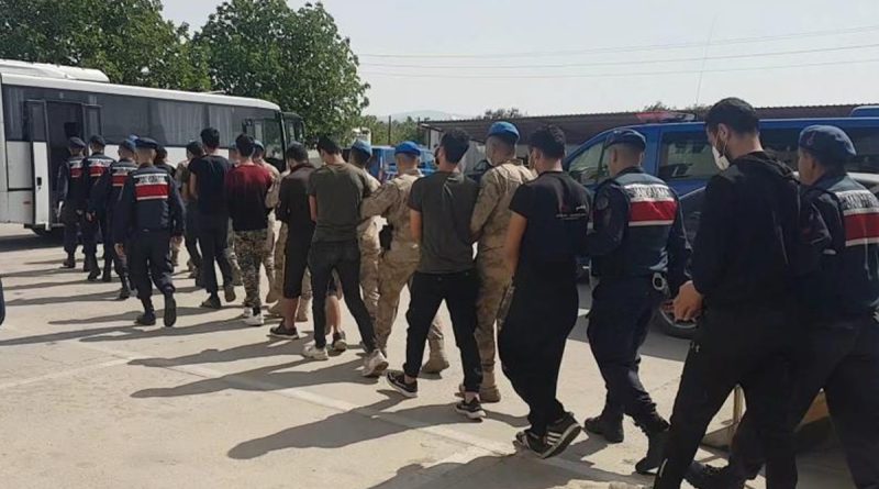 İzmir'de DEAŞ operasyonu: 10 gözaltı