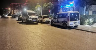İzmir’de eşi tarafından tabancayla vurulan kadın hayatını kaybetti