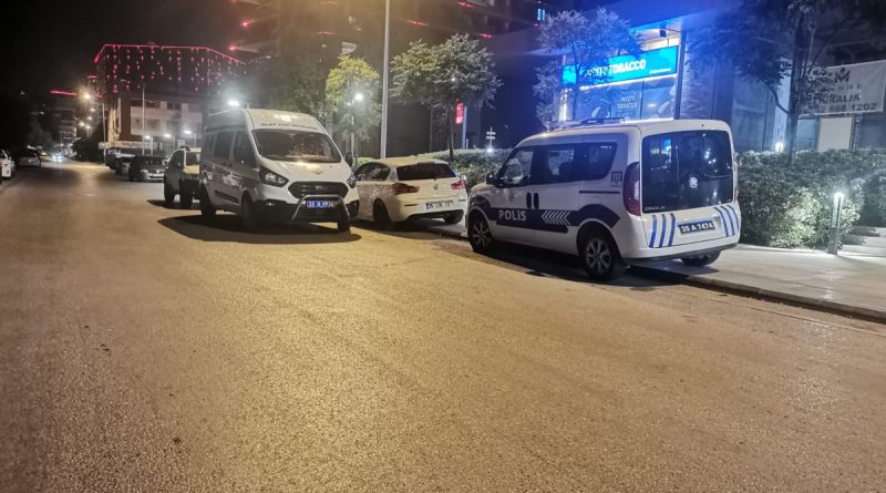 İzmir’de eşi tarafından tabancayla vurulan kadın hayatını kaybetti