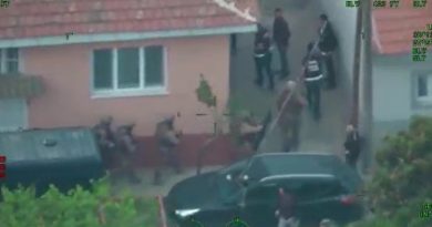 İzmir'de film sahnelerini aratmayan operasyonda, uyuşturucu tacirleri yakalandı