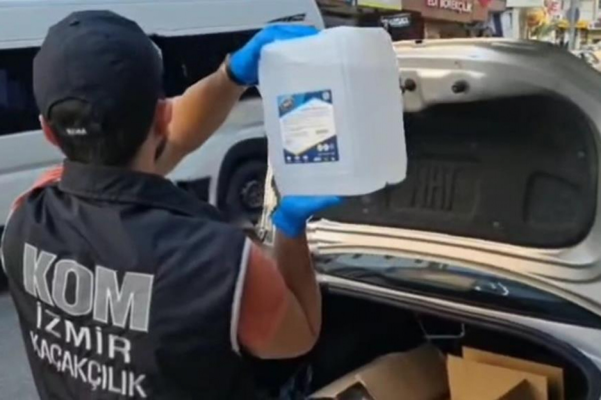 İzmir'de sahte etil alkol ve içki kaçakçılarına operasyon