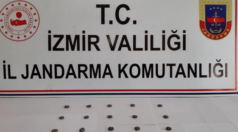 İzmir’de tarihi eser operasyonu: 210 adet sikke ele geçirildi