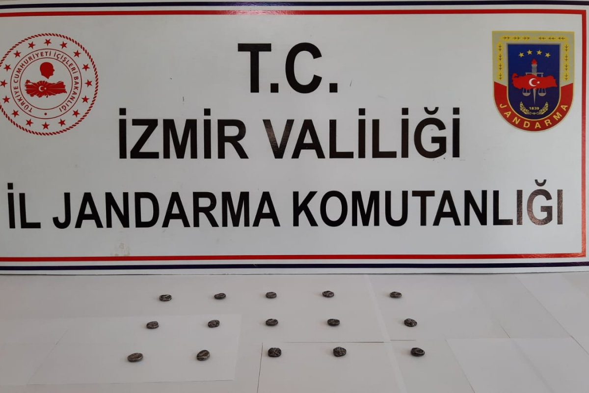 İzmir’de tarihi eser operasyonu: 210 adet sikke ele geçirildi