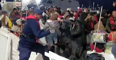 İzmir'deki film gibi göçmen operasyonu Sahil Güvenlik kamerasında