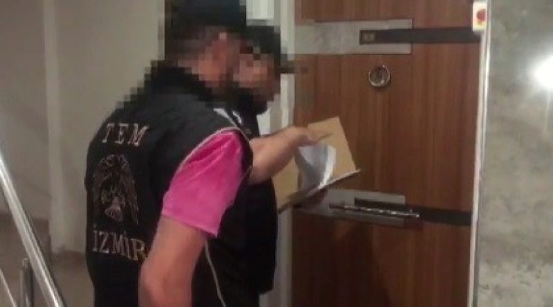 İzmir merkezli 26 ildeki FETÖ operasyonunda 44 kişi gözaltına alındı