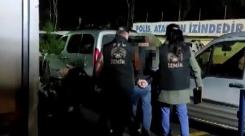 İzmir merkezli FETÖ operasyonunda gözaltı sayısı 51'e yükseldi