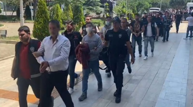 İzmir merkezli uyuşturucu operasyonunda 32 tutuklama