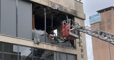 Kağıthane'de korkutan iş yeri yangını