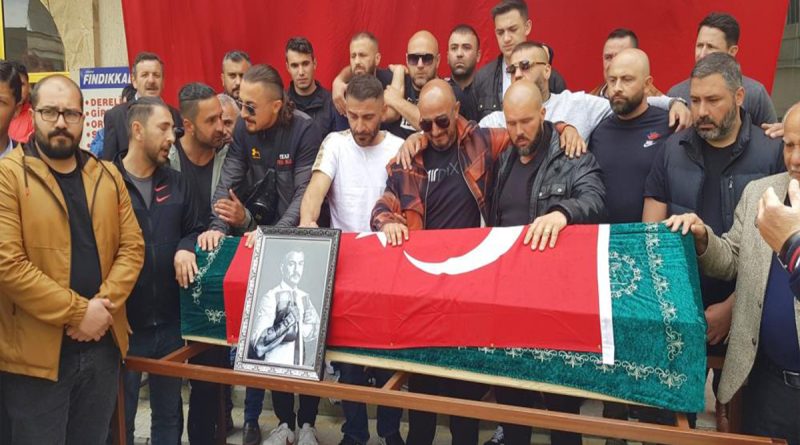 Kalp krizinden ölen şampiyon boksör memleketi Giresun’da son yolculuğuna uğurlandı