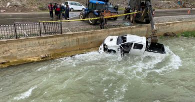 Kamyonet dereye uçtu: 2 ölü, 3 yaralı