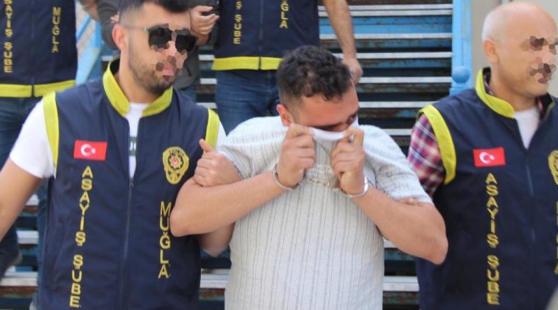 Kaparo yöntemiyle 40 kişiden 2 milyon TL dolandıran 3 şüpheli yakalandı