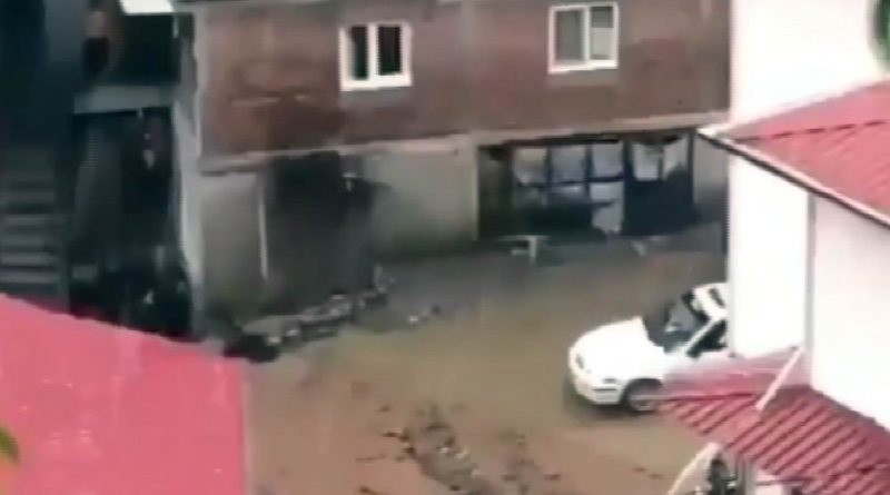 Kayseri'de aşırı yağış sel ve heyelana neden oldu