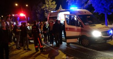 Kazada arkadaşı yaralanan sürücü ortalığı birbirine kattı