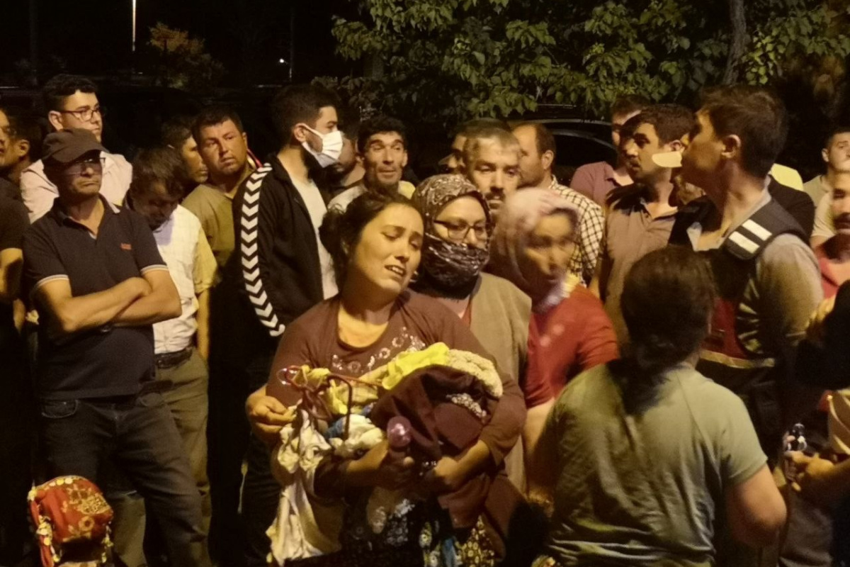 Kızlarının kaçırıldığını iddia eden aile eylem yaptı