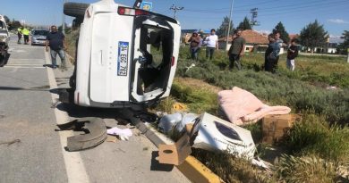 Konya’da hafif ticari araç takla attı: 1 yaralı