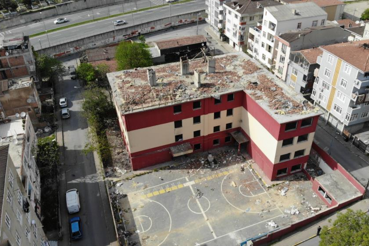 Küçükçekmece'de boşaltılan okul bağımlıların mekanı oldu