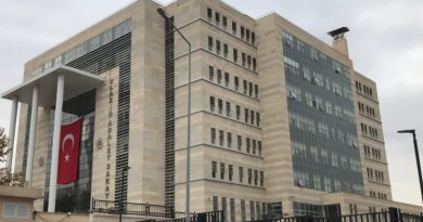 Kuyumculara sahte altın satan şüpheliler yakalandı, bir kadın tutuklandı