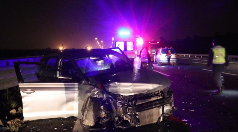 Kuzey Marmara Otoyolu'nda iki otomobil çarpıştı: 5 yaralı