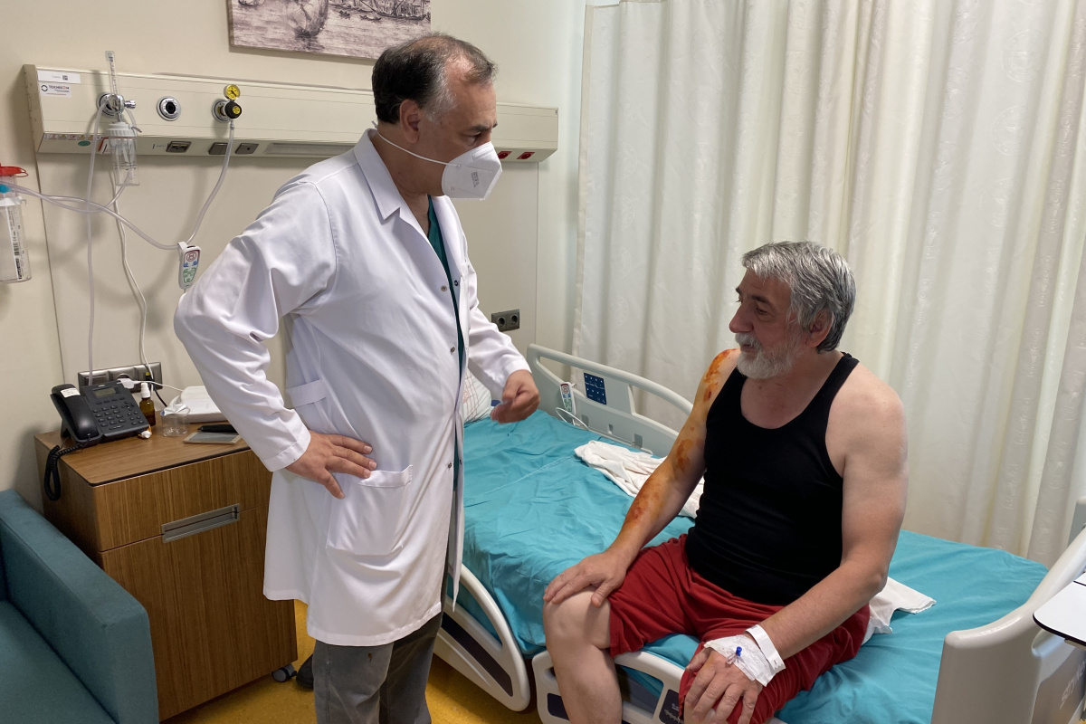 Lavabo açıcı bomba gibi patladı, soluğu hastanede aldı