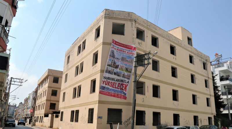 Madde bağımlıların merkezi FETÖ’nün metruk binasına demirli önlem