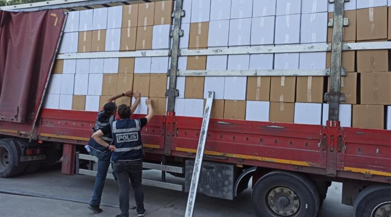 Manisa'da kaçak sigara operasyonu
