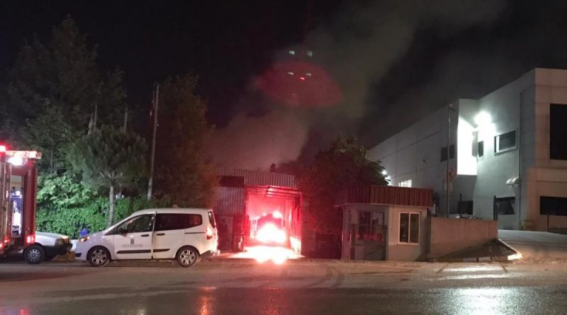 Manisa Organize Sanayi Bölgesinde fabrika yangını