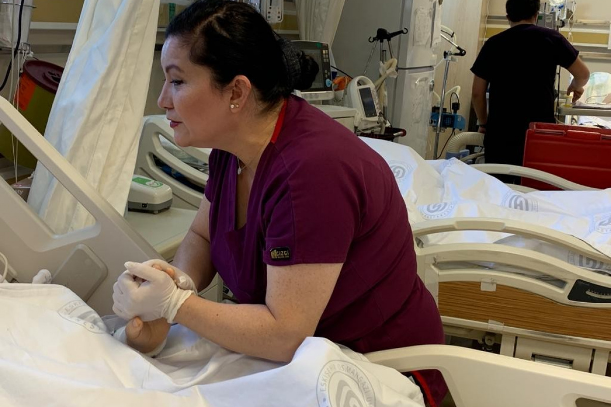 Mesleğini 31 yıldır onur ve gururla sürdüren Hatice hemşire