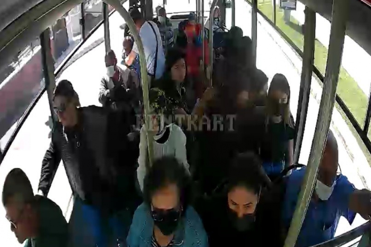 Minibüs ambulansa dönüştü, hastalanan yolcu hastaneye yetiştirildi