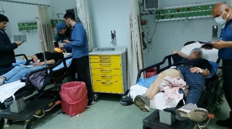 'Neden baktın?' tartışmasında 2 kişi hastanelik oldu