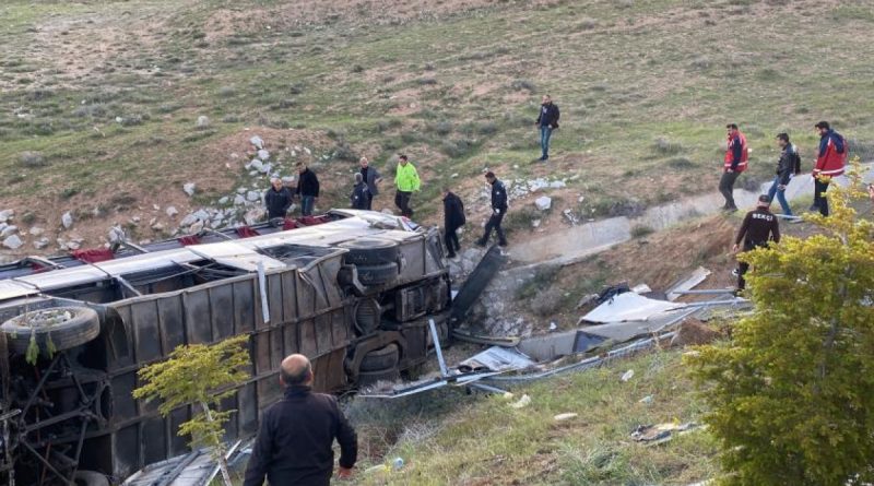 Niğde'deki kazada hayatını kaybeden 3 öğrencinin isimleri belli oldu