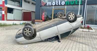 Ordu'da akıl almaz olay: Kepçe operatörü, içerisinde sürücü olan otomobile vurdu