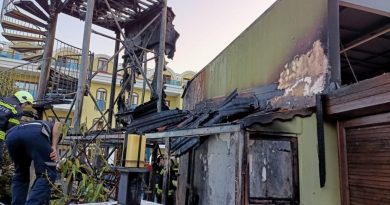 Otelin havuzunda çıkan yangın panikletti