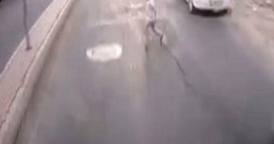 Özel halk otobüsünün küçük çocuğa çarptı