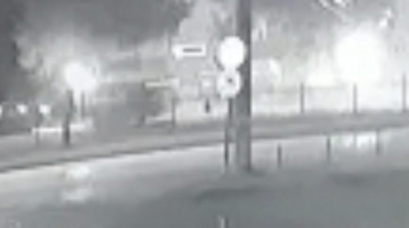 Parçalanan otomobilin sürücüsü astsubay hayatını kaybetti: Kaza anı saniye saniye kamerada