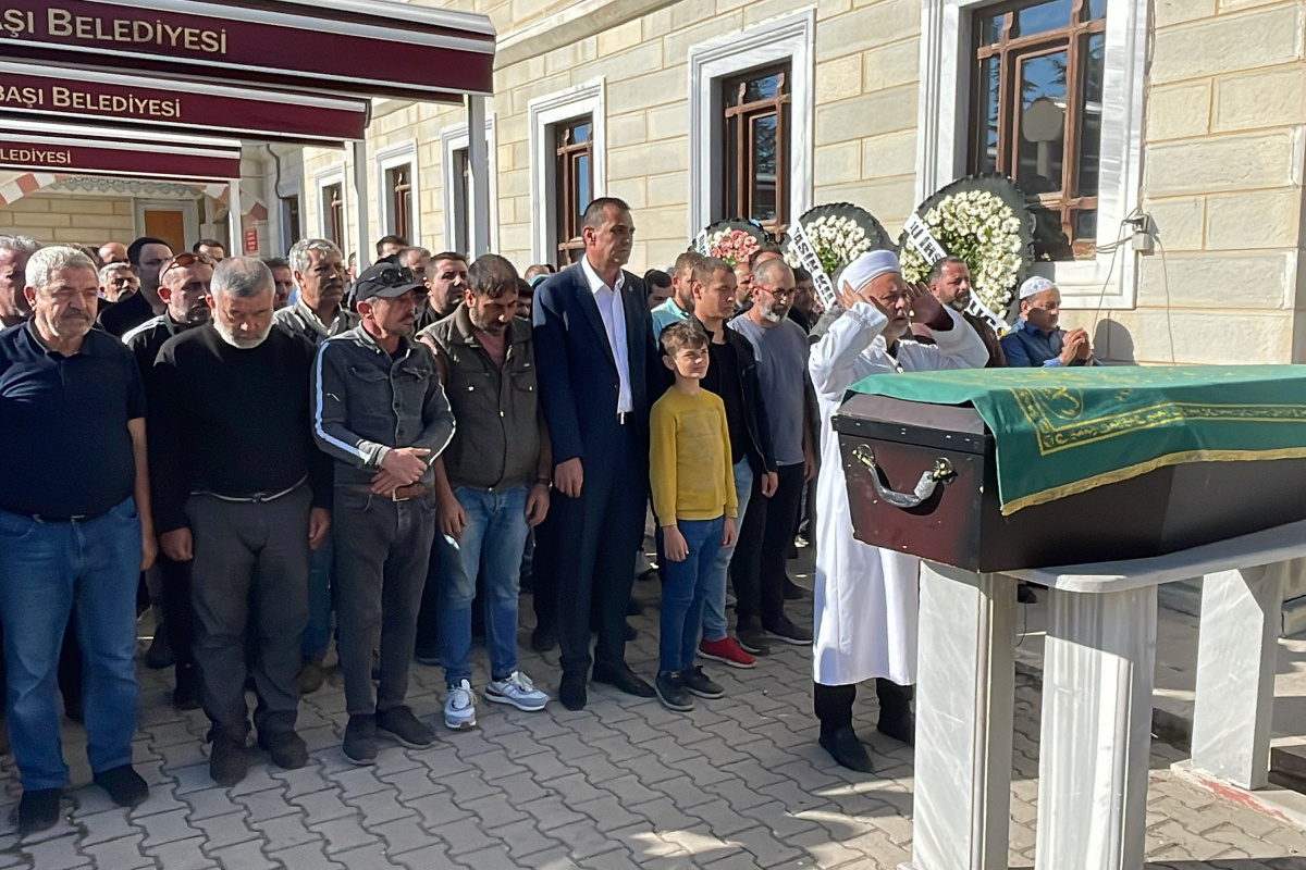 Patlamada ölen işçi memleketi Eskişehir'de toprağa verildi
