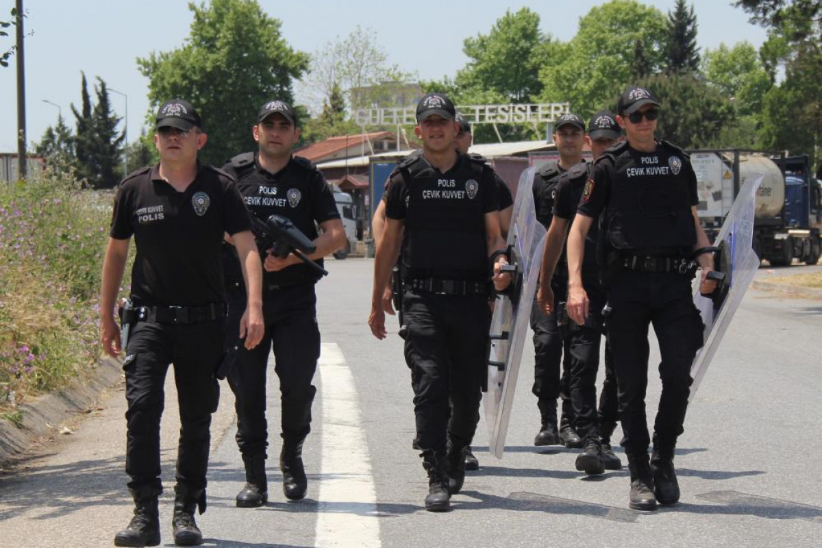 Polis ekipleri TEM'de taraftar nöbetinde