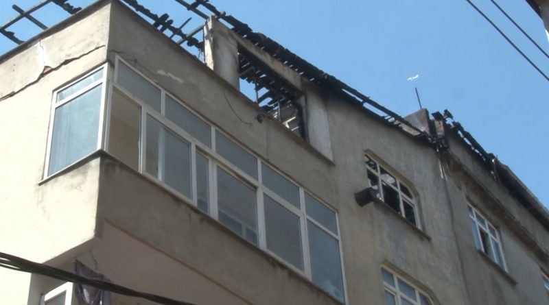 Prizde unutulan şarj aleti faciaya neden oldu: 2 daire küle döndü