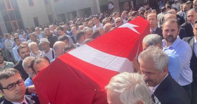 Rektör yardımcısı kalbine yenildi