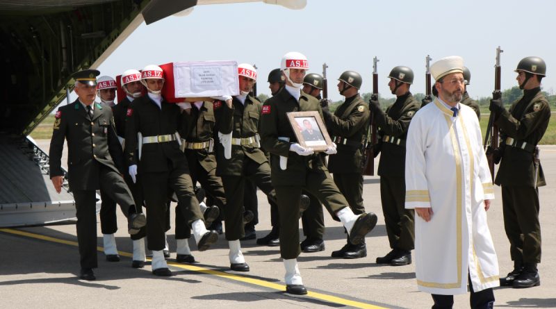 Samsun şehidini gözyaşları içinde karşıladı