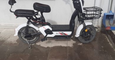 Satın alacakmış gibi yapıp kontrol amaçlı aldığı motosiklet ve elektrikli bisikleti çaldı