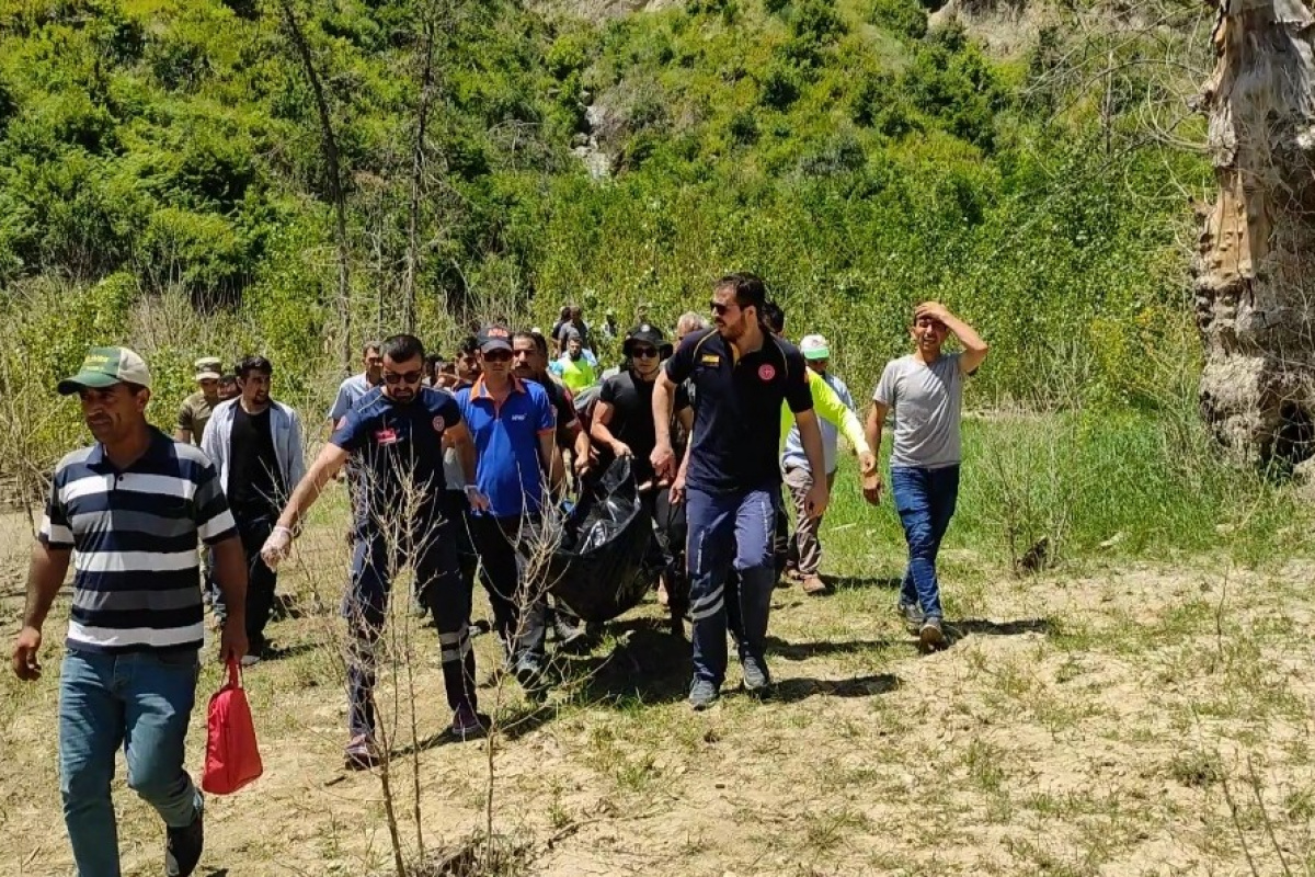 Serinlemek için girdiği barajda boğuldu kardeşi kurtarıldı