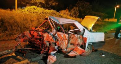 Seydikemer’de otomobil ile kamyonet çarpıştı: 1 ölü, 3 yaralı
