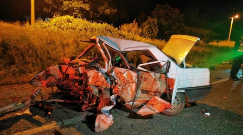 Seydikemer’de otomobil ile kamyonet çarpıştı: 1 ölü, 3 yaralı