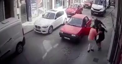 Silivri'de tartıştığı baba ile oğluna bıçakla saldırdı: O anlar kamerada