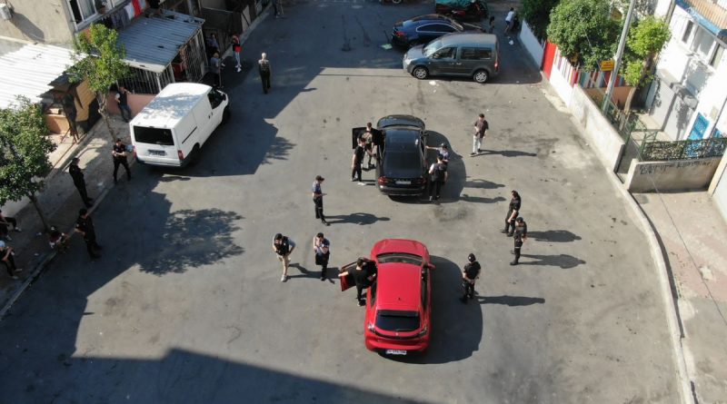 Sişli’de 5 şüpheli yakalandı, 33 bin 62 TL para cezası uygulandı