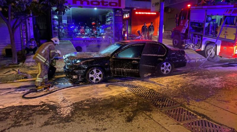 Şişli’de bir otomobil alev alev yandı