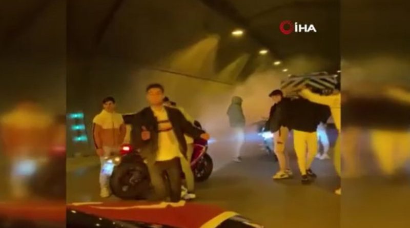 Şişli’de tünelde tehlikeli asker eğlencesi